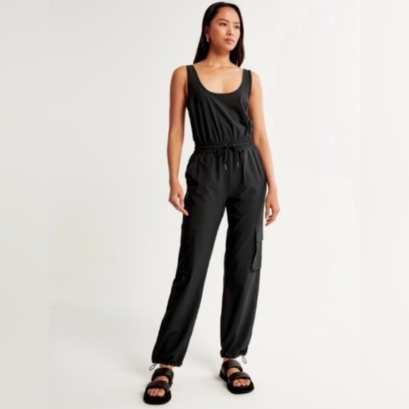 Abercrombie & Fitch Pants - Abercrombie & Fitch Travelers Cargo Jumpsuit